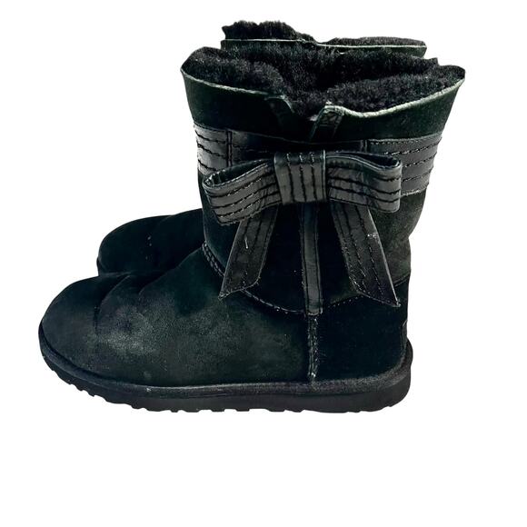 UGG Bailey Bow Black Shearling Boots Women’s US 8 Good Condition - Picture 1 of 10
